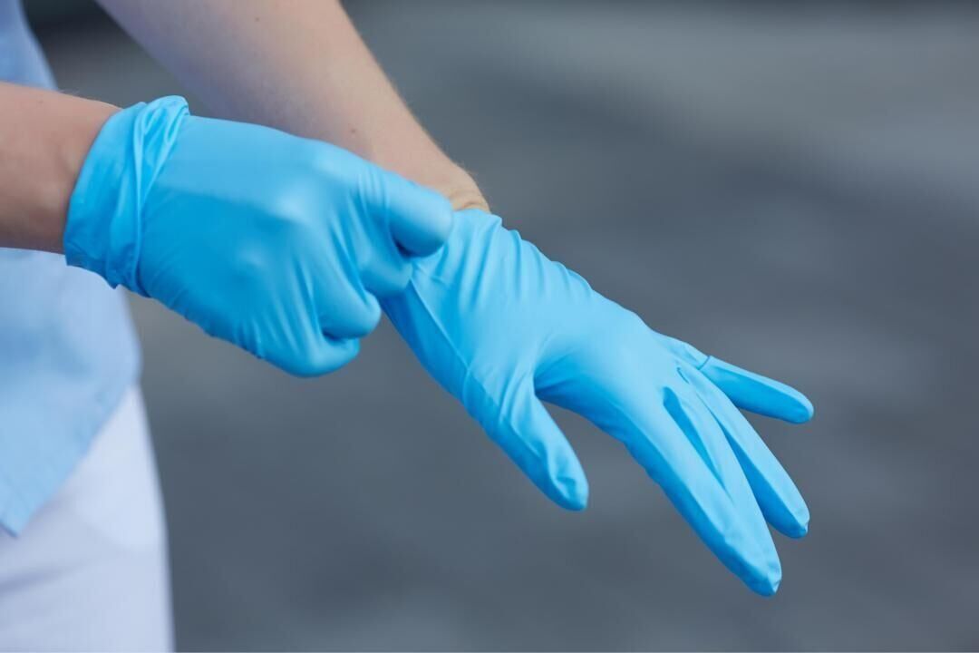 Latex gloves: several months to several years